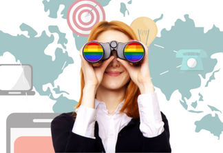Mulher com um binoculo representando a bandeira LGBT