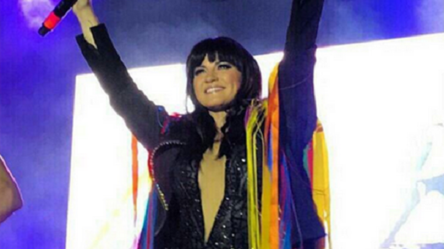 Maite Perroni apresentou músicas do RBD, em Parada do Orgulho LGBT