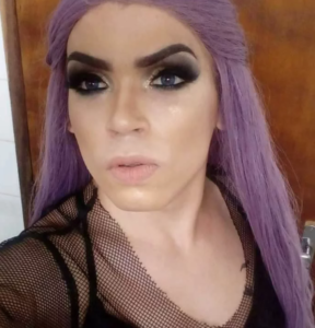 Assim como a ídolo, Guilherme se traveste há anos como drag queen e conta que a sua grande inspiração para se montar veio da cantora (FOTO: Arquivo Pessoal)