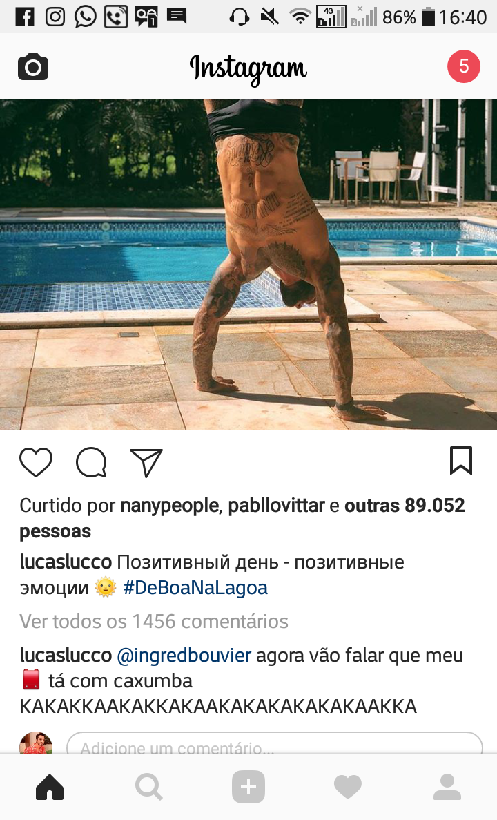 Lucas Lucco posta foto plantando bananeira com sunga recheada