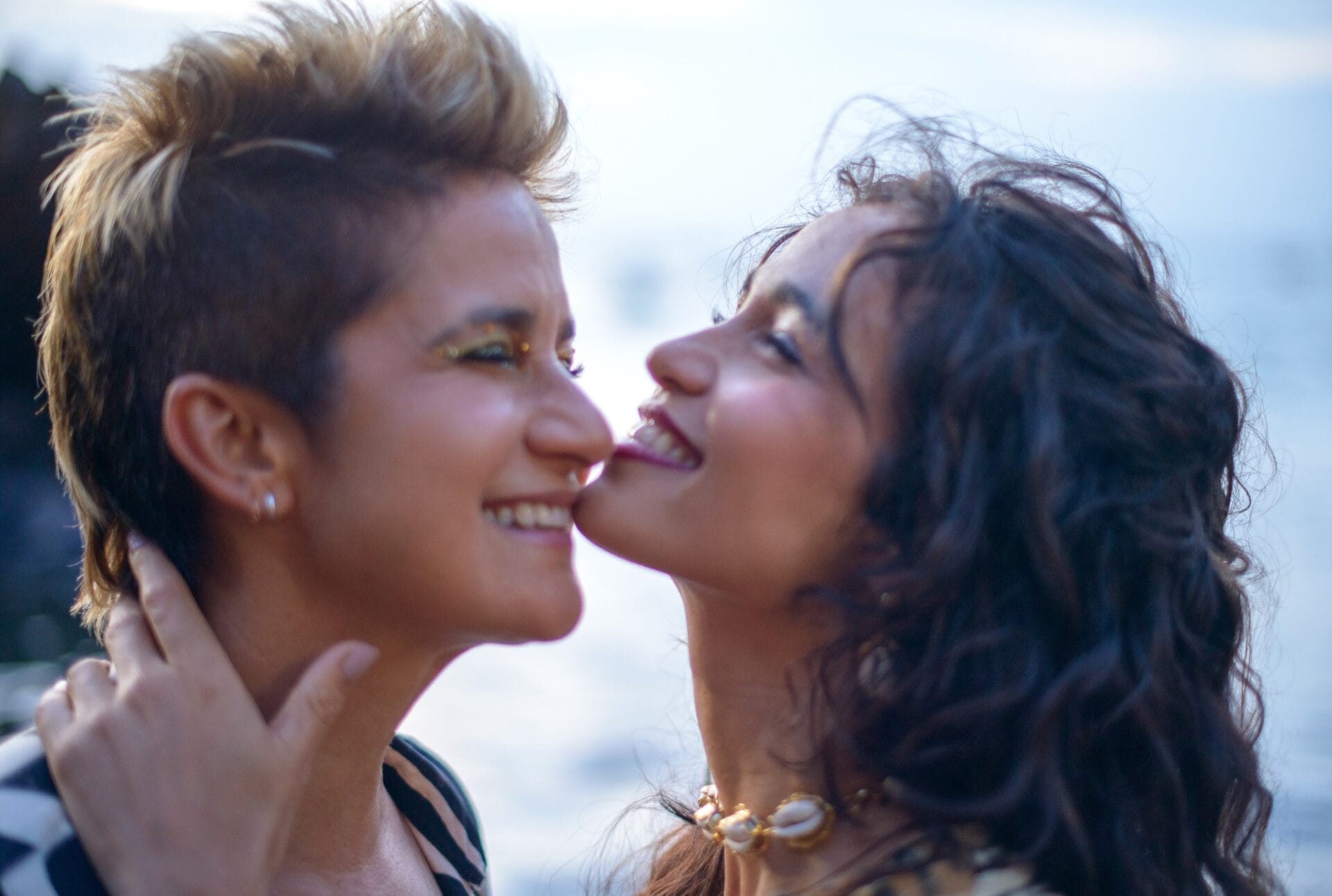 Nanda Costa e Lan Lahn serão rainhas de bloco do carnaval de "Os Mascarados", em Salvador