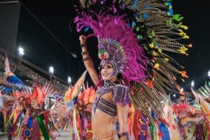 Muso que luta pela causa do "Passista Diversidade" promete um show de samba em cima do salto 15 cm no próximo sábado