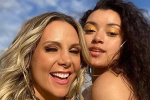 Carla Perez abre o jogo sobre sexualidade da filha e apoio à comunidade LGBTQIA+: "Não vejo a capa da pessoa"