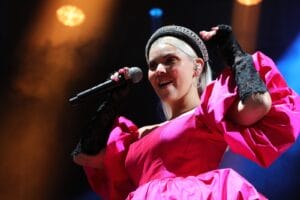 Duda Beat encerra em grande estilo o festival Auê