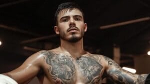 Após vender cueca usada, Thomaz Costa anuncia venda de meias suadas por R$ 1,6 mil