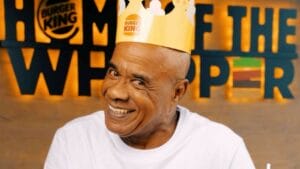 Famoso ator pornô Kid Bengala estrela nova campanha do Burger King: 